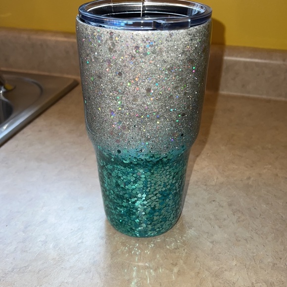 30oz handmade glitter tumbler - Picture 2 of 4